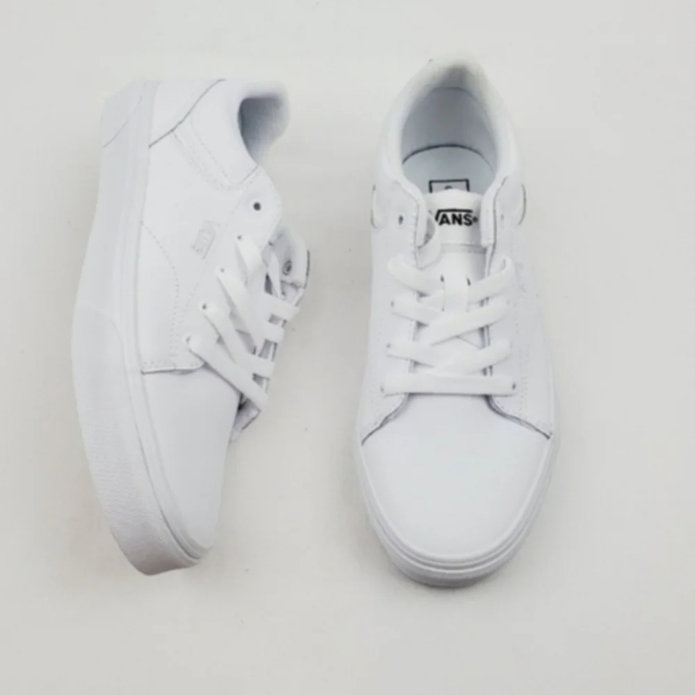 Vans Seldan white Leather lace up youth sneakers